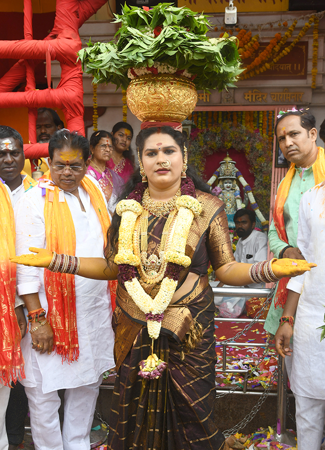 Charminar Bonalu Celebrations At Bhagyalakshmi Temple10