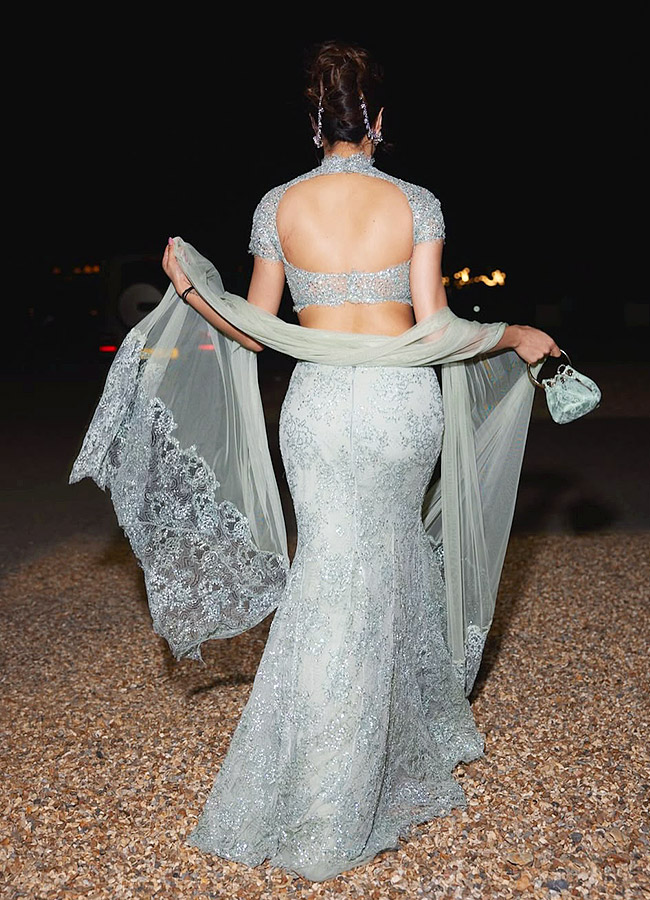 Janhvi Kapoor Fairytale Glamour In Sage-Green Manish Malhotra Couture6