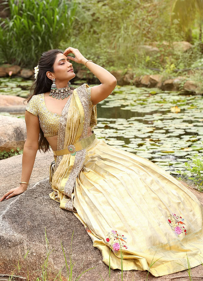 Tollywood Actress Eesha Rebba Latest Photos Viral11