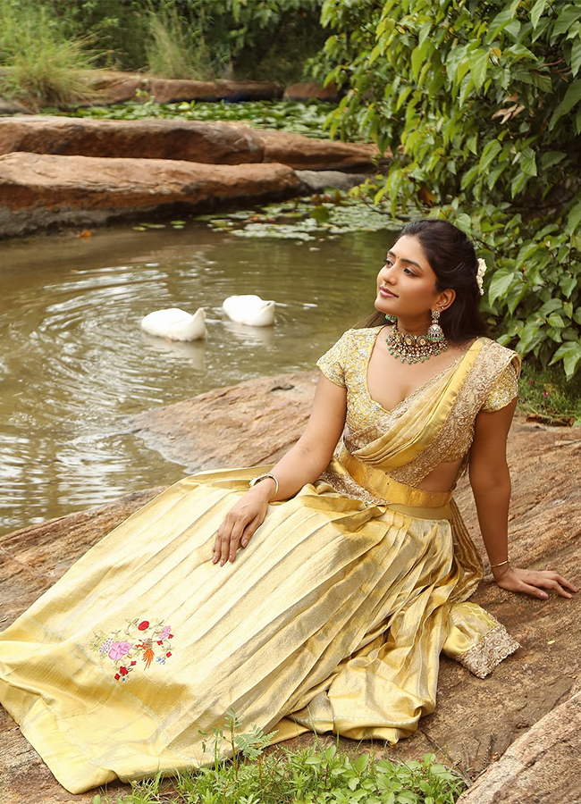 Tollywood Actress Eesha Rebba Latest Photos Viral12