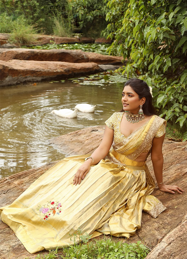 Tollywood Actress Eesha Rebba Latest Photos Viral15