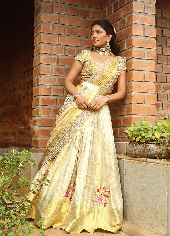 Tollywood Actress Eesha Rebba Latest Photos Viral16