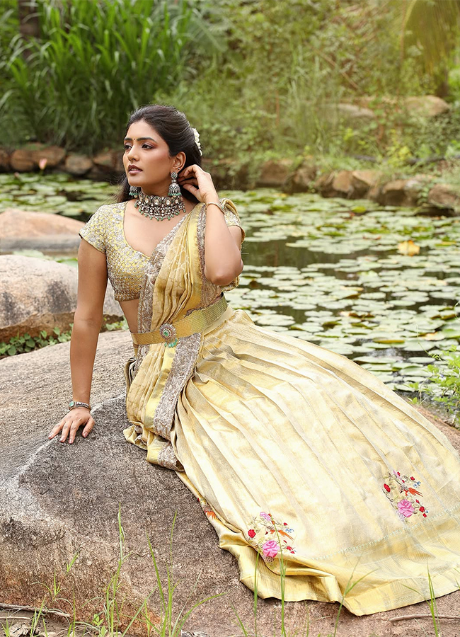 Tollywood Actress Eesha Rebba Latest Photos Viral17