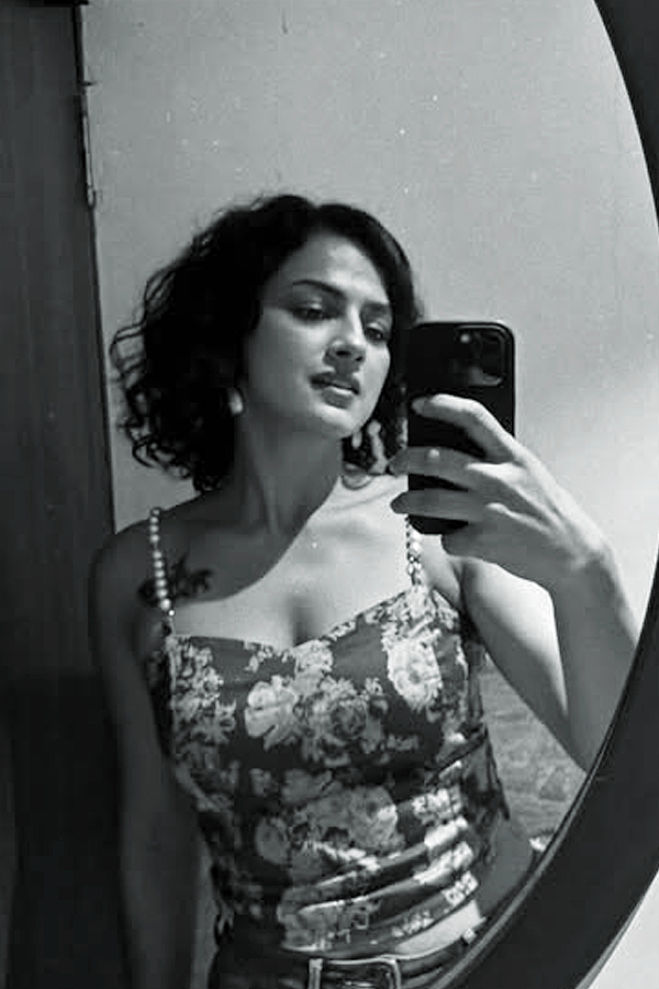 Actress Shraddha Srinath Latest Stunning Photos3