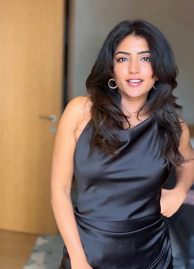 Eesha Rebba Stuns in a Chic Black Dress Photos11