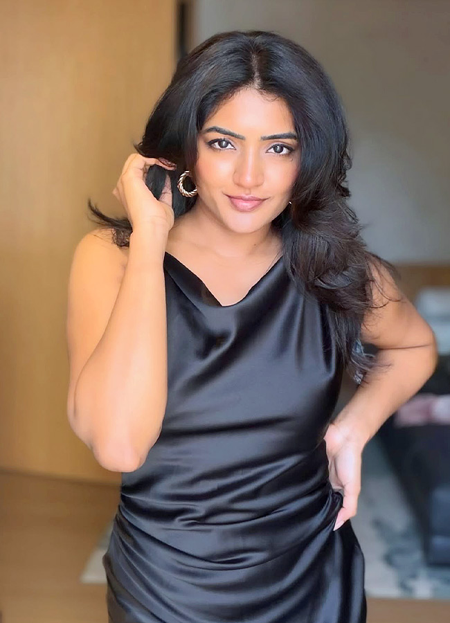 Eesha Rebba Stuns in a Chic Black Dress Photos2