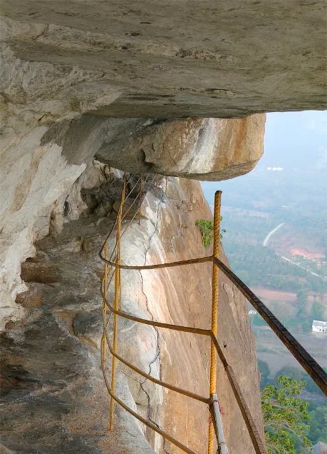 Puligundu Rock Mountain in Gudyanam Palli, Andhra Pradesh: Photos12