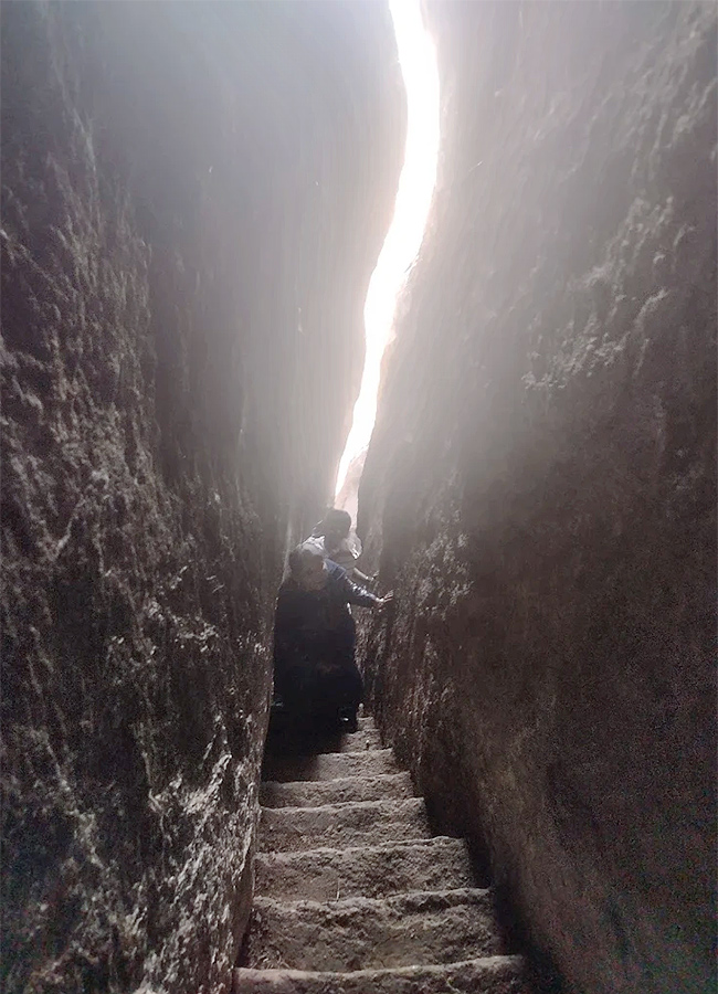 Puligundu Rock Mountain in Gudyanam Palli, Andhra Pradesh: Photos16