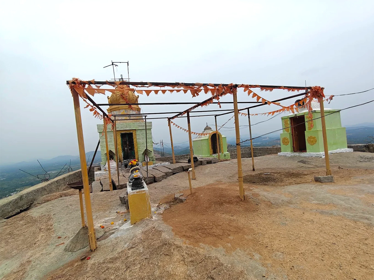 Puligundu Rock Mountain in Gudyanam Palli, Andhra Pradesh: Photos21