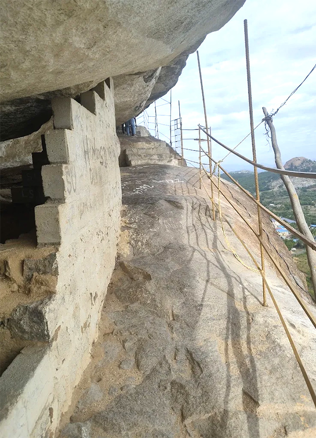 Puligundu Rock Mountain in Gudyanam Palli, Andhra Pradesh: Photos22