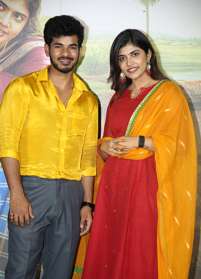 Rithu Chowdary And Demon Pavan Bangaram Song launch viral photos16