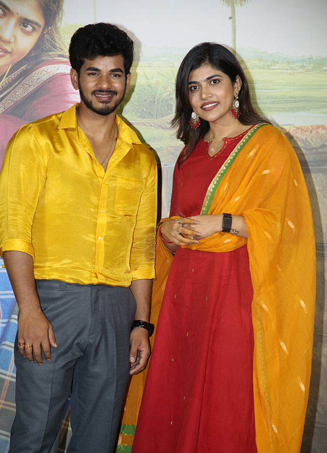 Rithu Chowdary And Demon Pavan Bangaram Song launch viral photos17