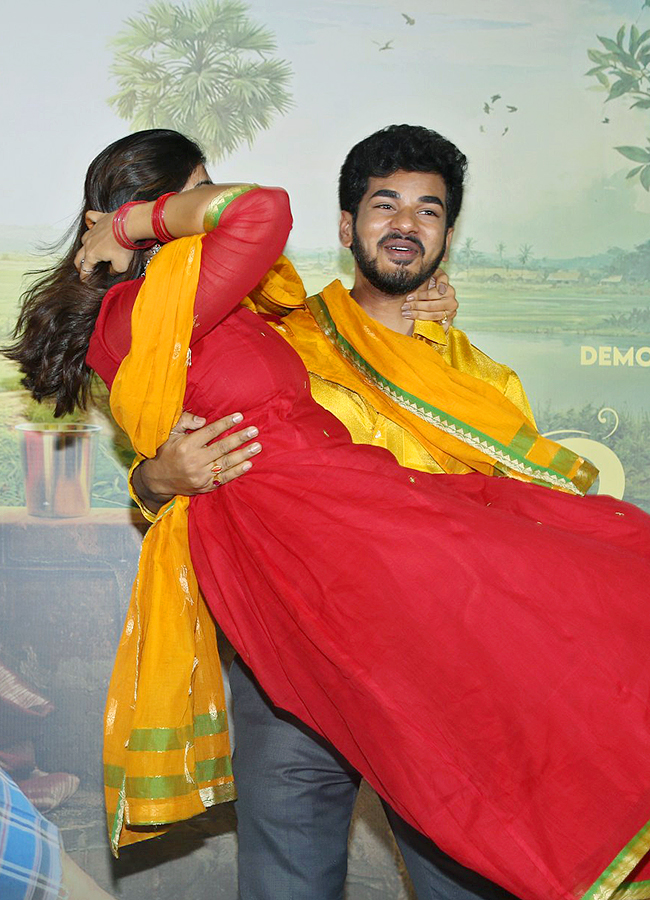 Rithu Chowdary And Demon Pavan Bangaram Song launch viral photos23