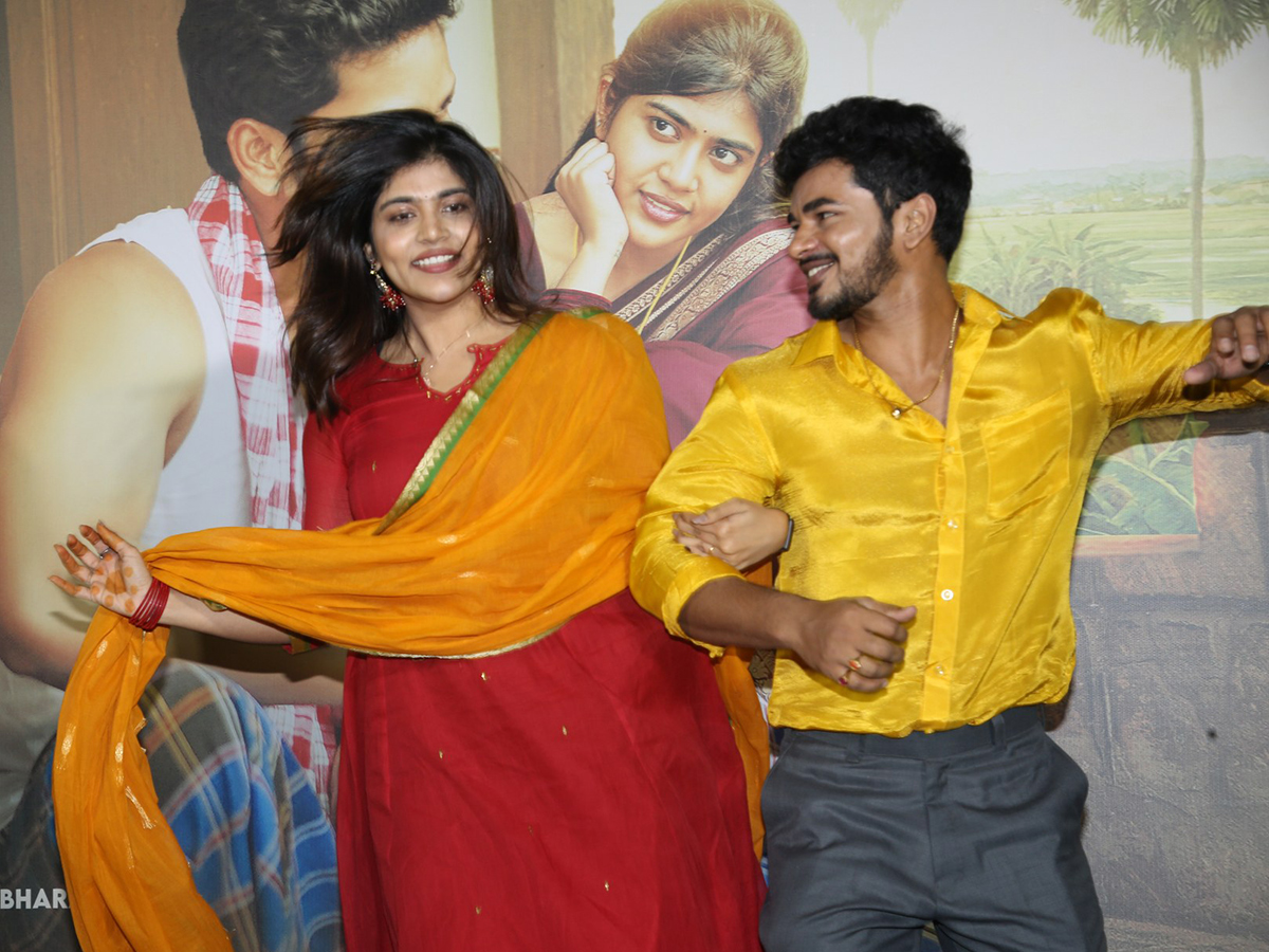 Rithu Chowdary And Demon Pavan Bangaram Song launch viral photos6
