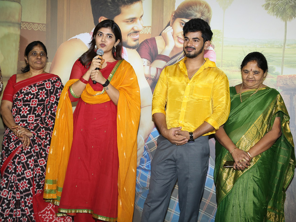 Rithu Chowdary And Demon Pavan Bangaram Song launch viral photos8