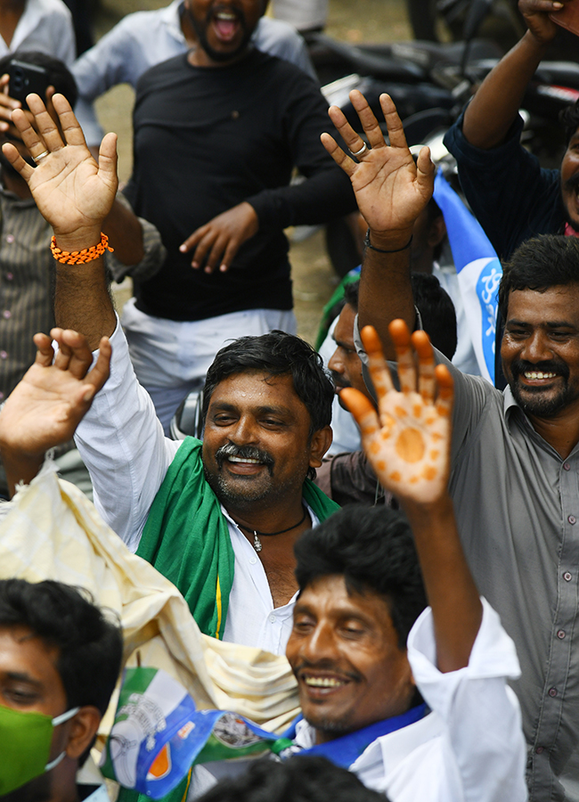 YS Jagan Mohan Reddy Visited Devarapalli in East Godavari12