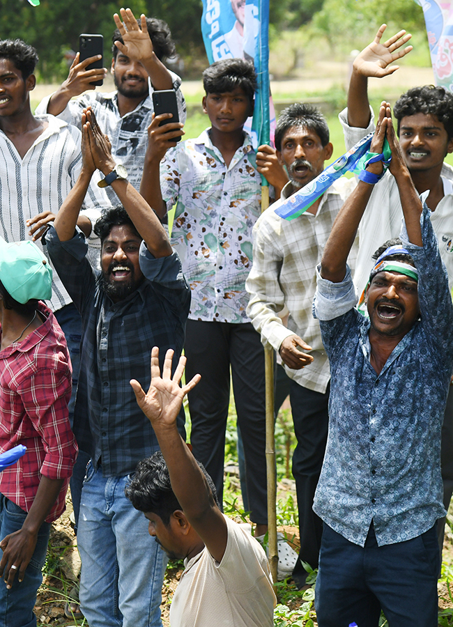 YS Jagan Mohan Reddy Visited Devarapalli in East Godavari21