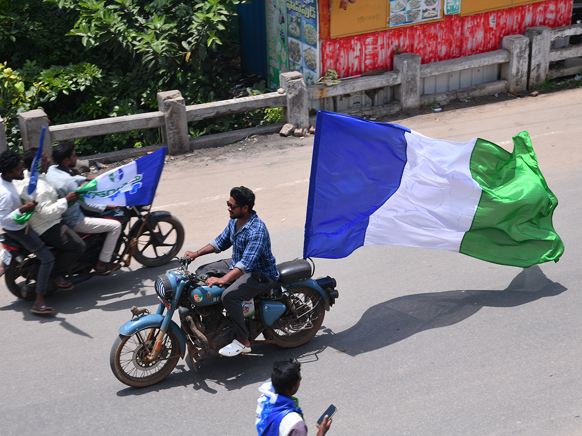 YS Jagan Mohan Reddy Visited Devarapalli in East Godavari28