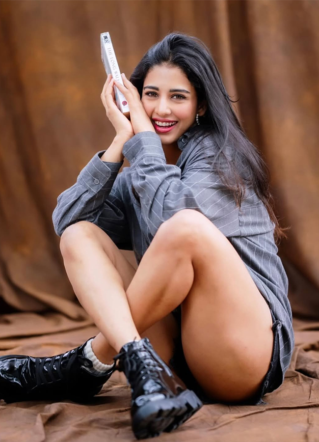 Daksha Nagarkar Special Song In Korean Kanakaraju Movie16
