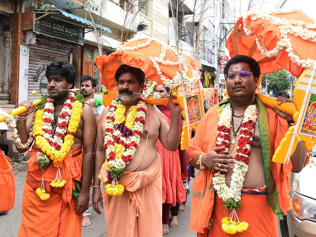 Devotional :  Vel Kavadi Festival Ongole HD Photos9