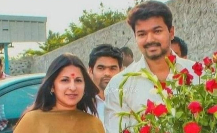 Tamil Nadu Chief Minister Vijay Wife Sangeetha Withdraws Divorce Case Photos11
