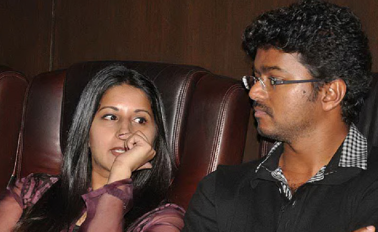 Tamil Nadu Chief Minister Vijay Wife Sangeetha Withdraws Divorce Case Photos12