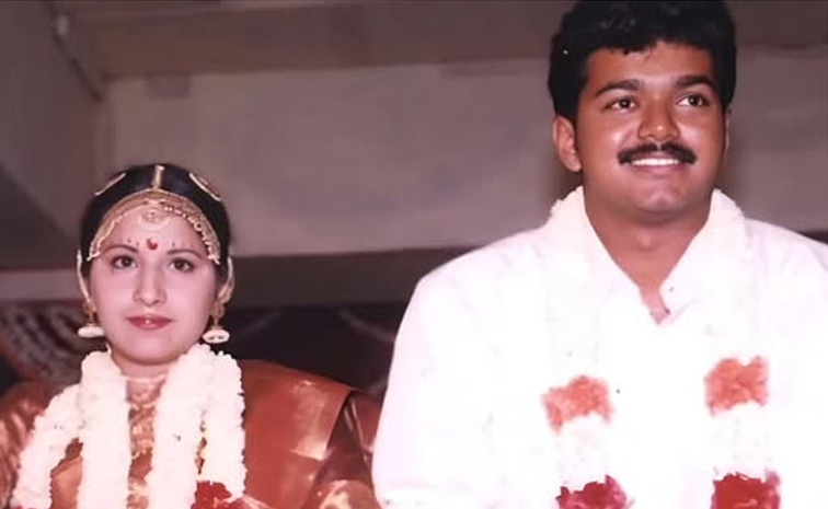 Tamil Nadu Chief Minister Vijay Wife Sangeetha Withdraws Divorce Case Photos13