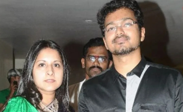 Tamil Nadu Chief Minister Vijay Wife Sangeetha Withdraws Divorce Case Photos4