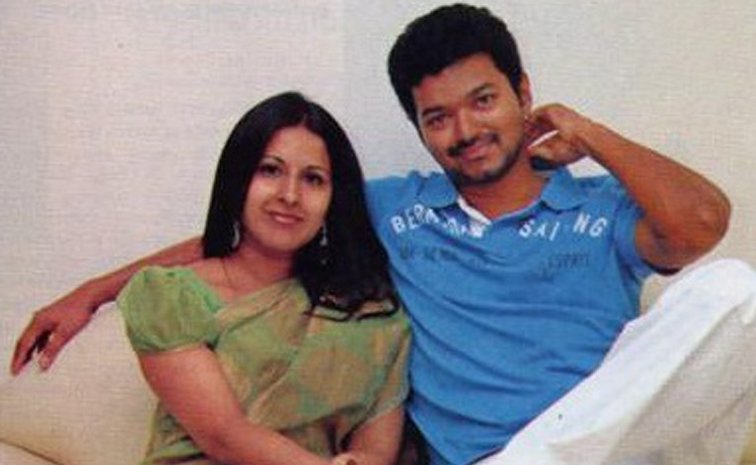 Tamil Nadu Chief Minister Vijay Wife Sangeetha Withdraws Divorce Case Photos8