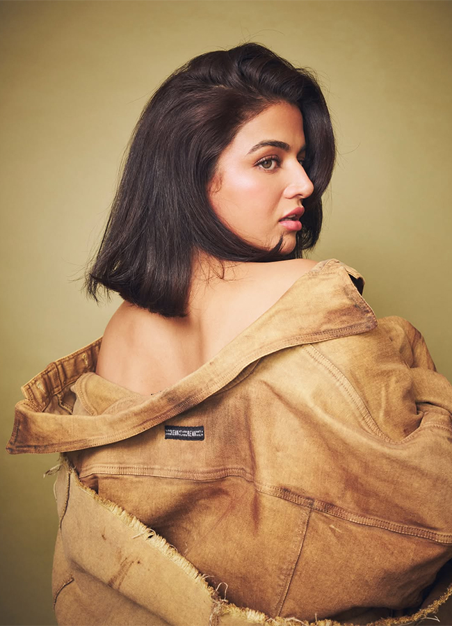 Lokesh Kanagaraj DC Movie Heroine Wamiqa Gabbi Viral Photos12