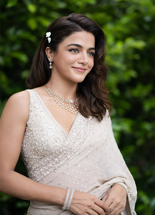 Lokesh Kanagaraj DC Movie Heroine Wamiqa Gabbi Viral Photos19