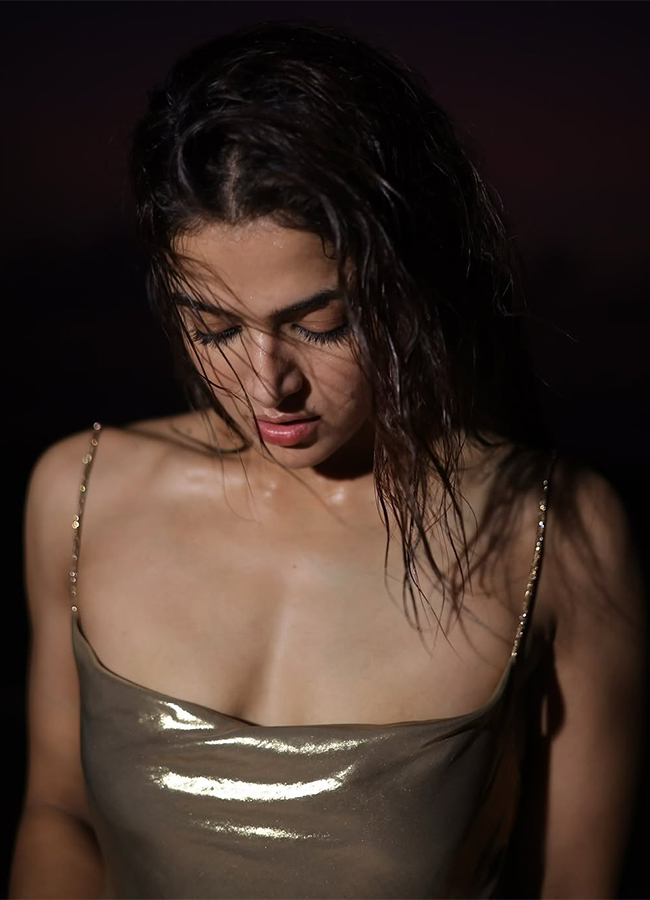 Lokesh Kanagaraj DC Movie Heroine Wamiqa Gabbi Viral Photos21
