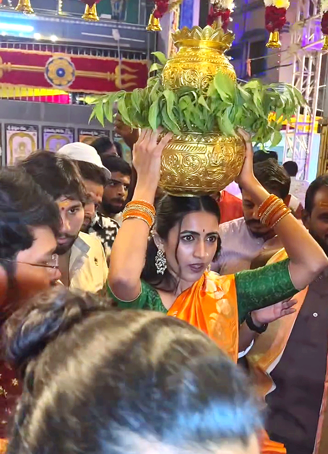 Niharika Konidela Visited Sri Mahankaleshwara Temple in Mir Alam Mandi Hyderabad13