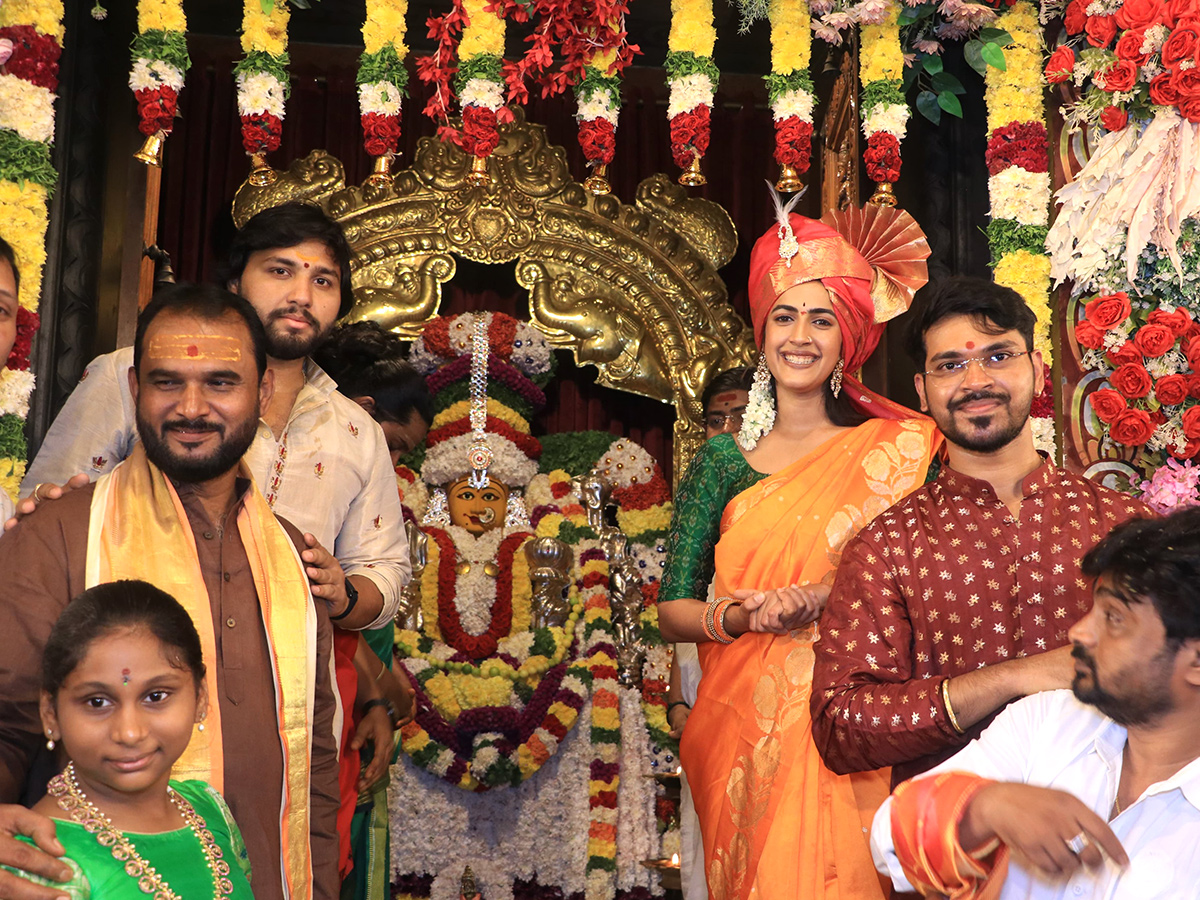 Niharika Konidela Visited Sri Mahankaleshwara Temple in Mir Alam Mandi Hyderabad2
