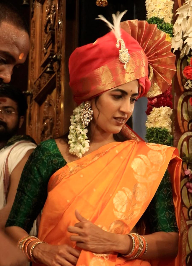 Niharika Konidela Visited Sri Mahankaleshwara Temple in Mir Alam Mandi Hyderabad5
