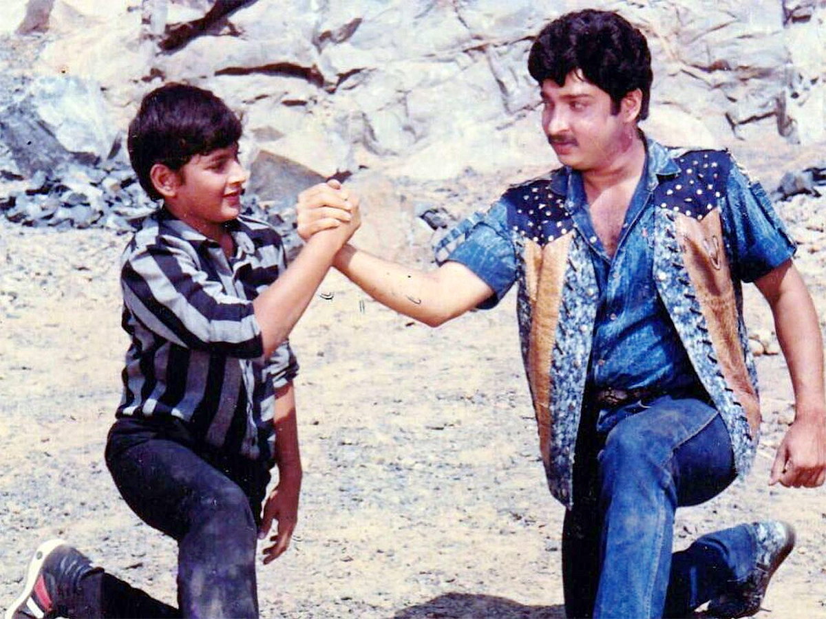 Wishing the Superstar Mahesh Babu a very Happy Birthday SPecial photos15
