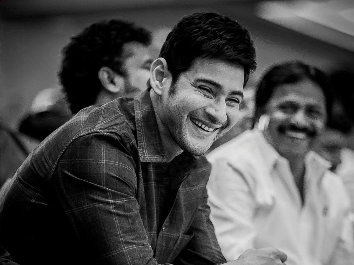 Wishing the Superstar Mahesh Babu a very Happy Birthday SPecial photos21