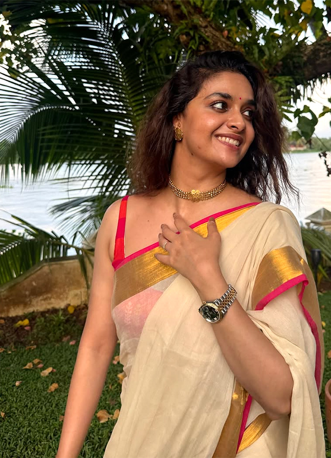 Actress Keerthy Suresh Onam Celebrations Viral Photos13