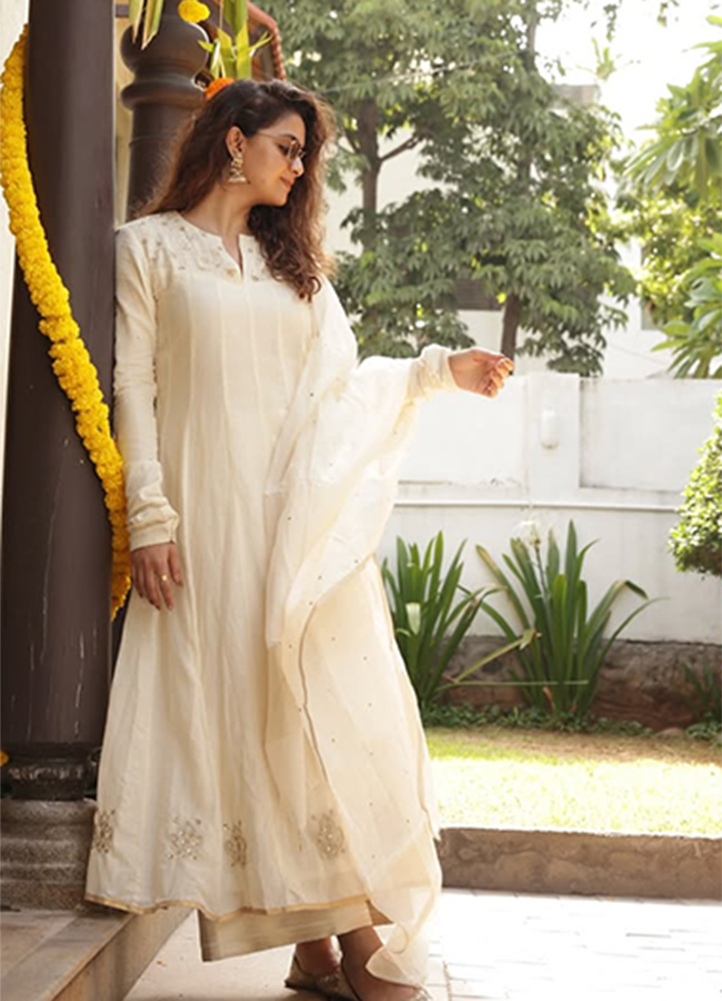 Actress Keerthy Suresh Onam Celebrations Viral Photos17