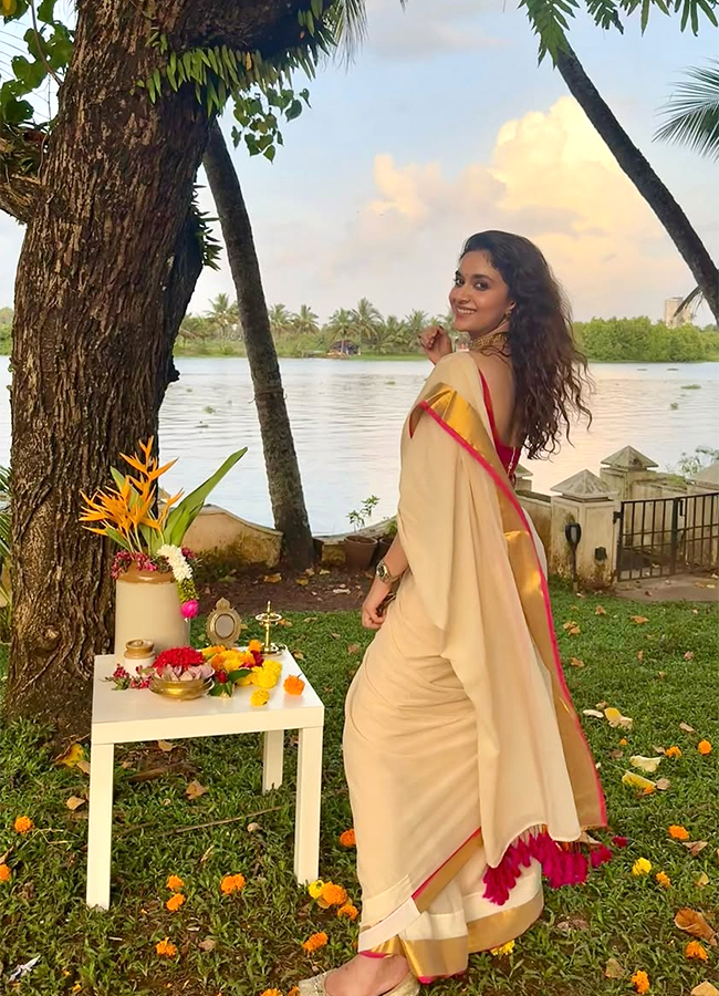 Actress Keerthy Suresh Onam Celebrations Viral Photos2