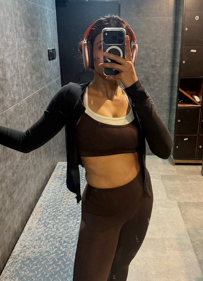 Hebah Patel Stunning Transformation Leaves Fans Awestruck Photos12