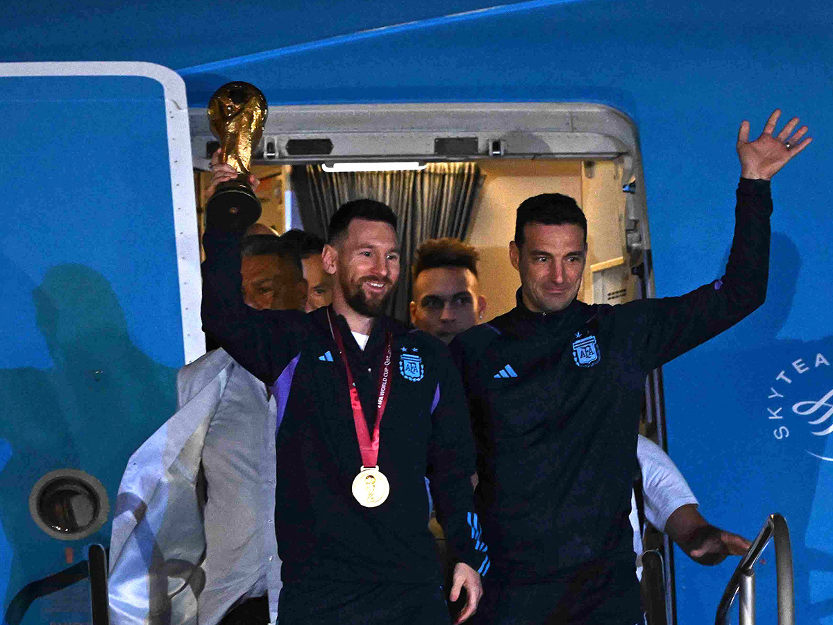 Lionel Messi Retirement: Rare Photos From His Legendary Argentina Career24
