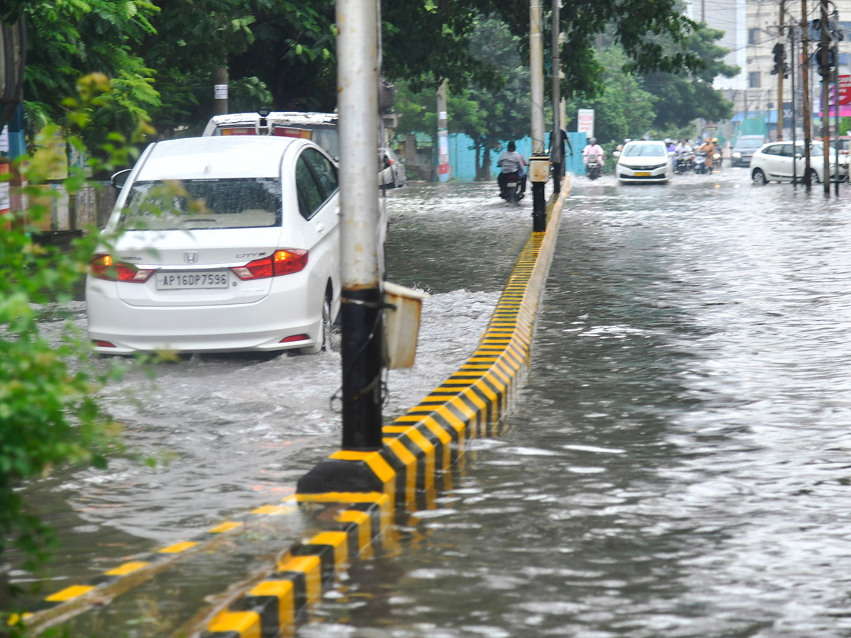 Today Heavy Rain in Vijayawada Photos25