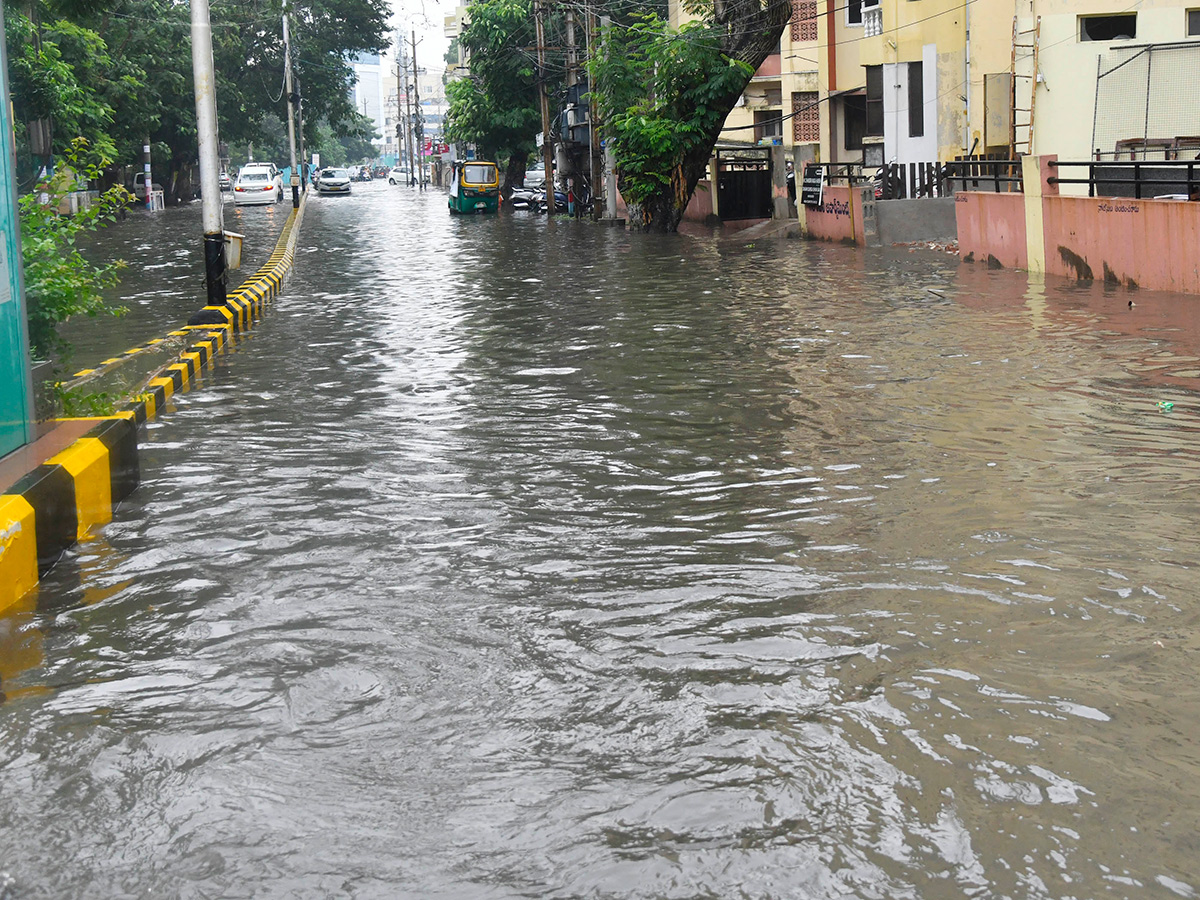 Today Heavy Rain in Vijayawada Photos26
