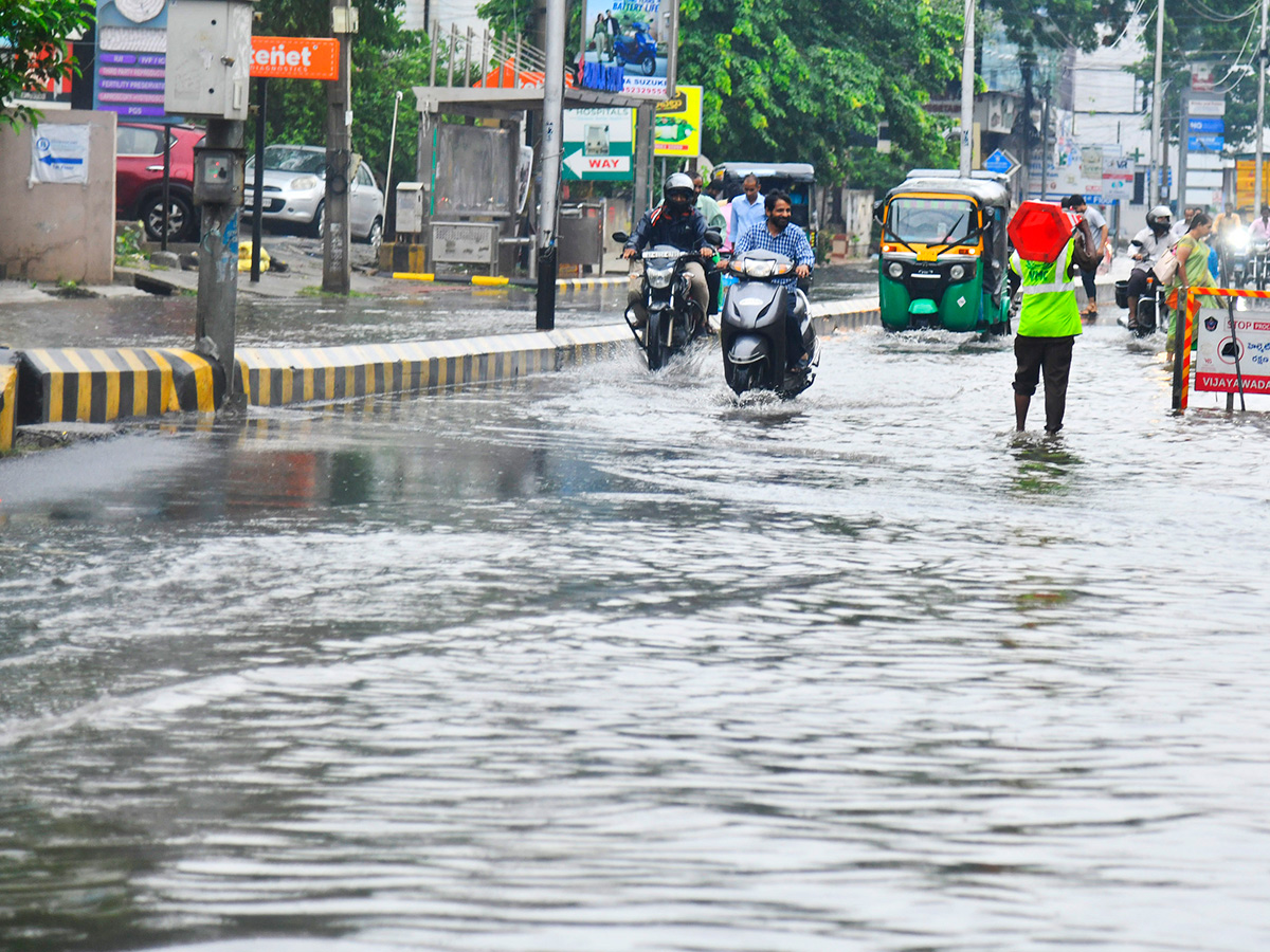Today Heavy Rain in Vijayawada Photos27