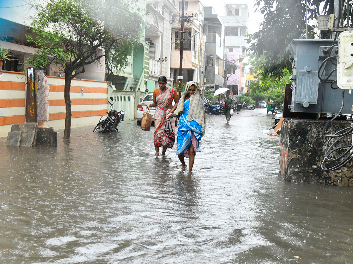 Today Heavy Rain in Vijayawada Photos3