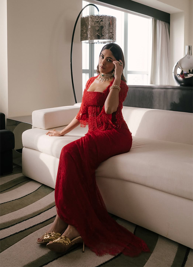 Actress Mrunal Thakur Latest Photos Viral5