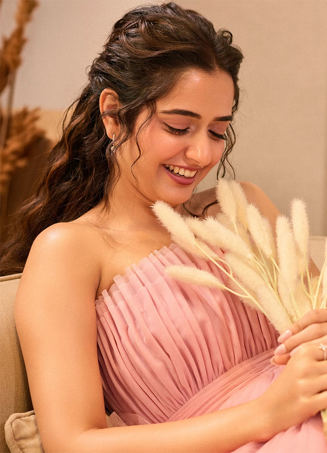 Ashika Ranganath in Siima Awards 2026 HD Photos12