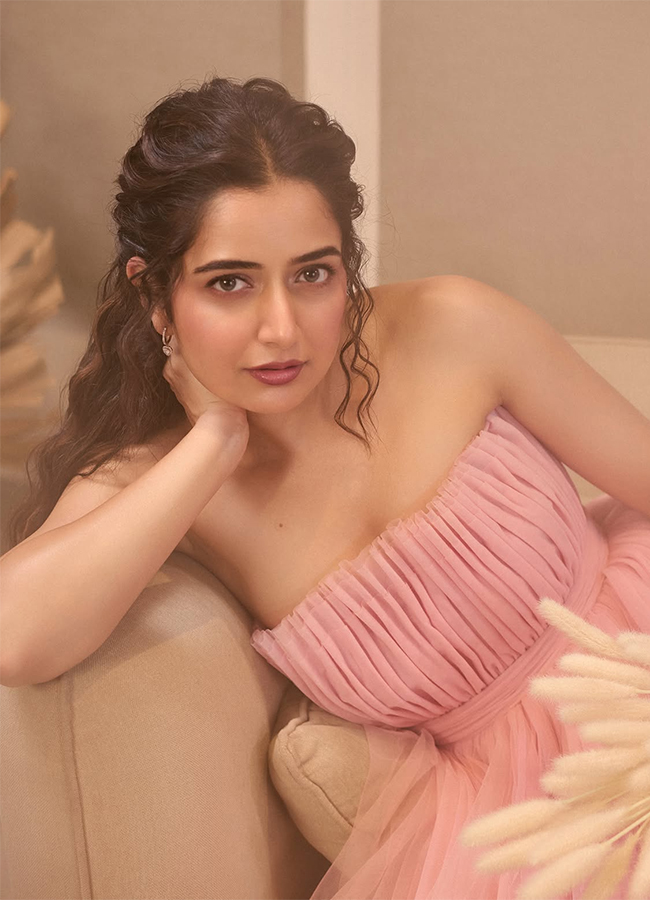 Ashika Ranganath in Siima Awards 2026 HD Photos14