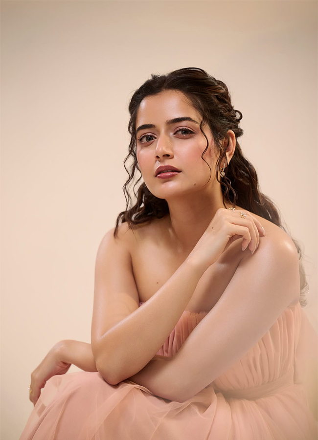 Ashika Ranganath in Siima Awards 2026 HD Photos6